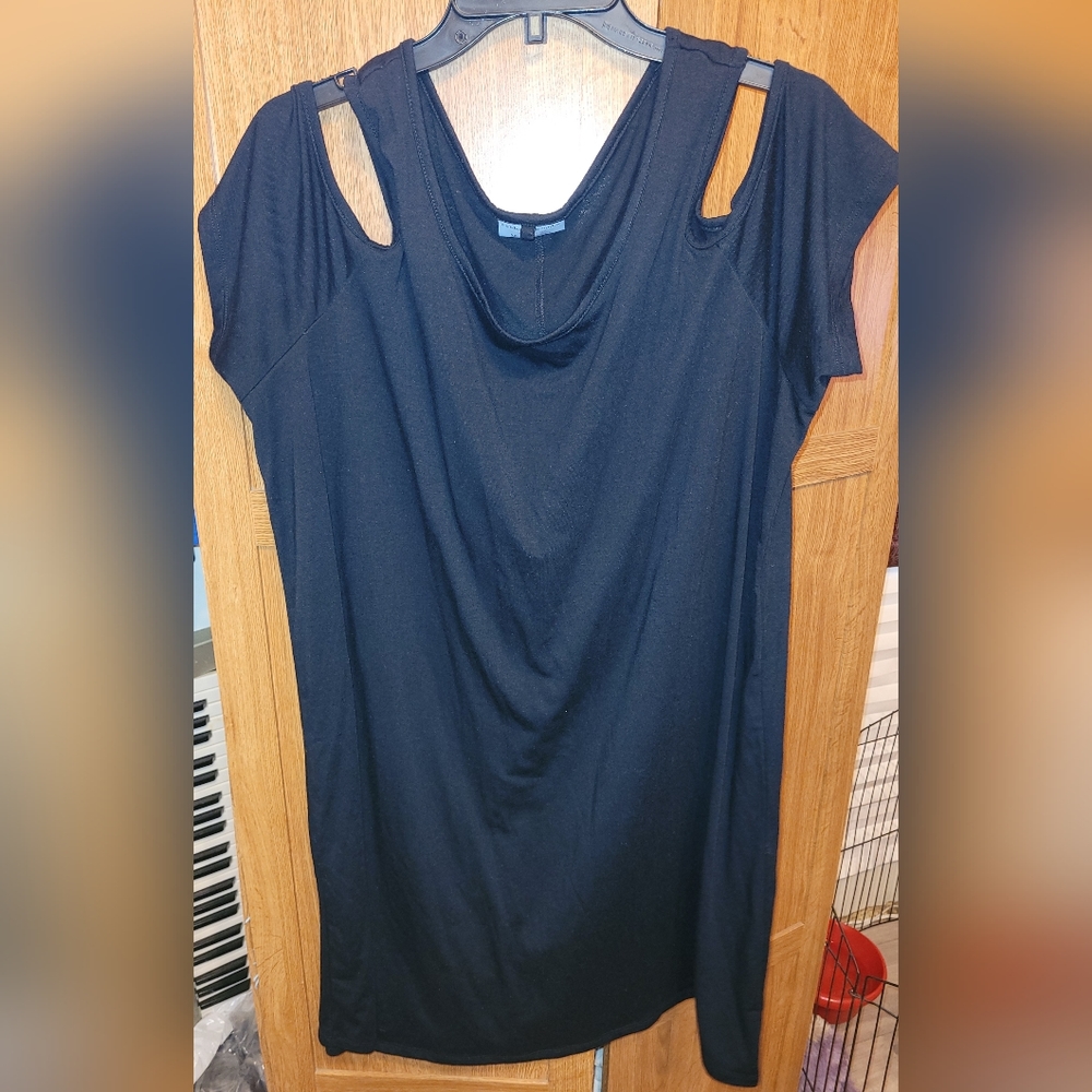 Bobbie Brooks 2x cold shoulder black casual dress